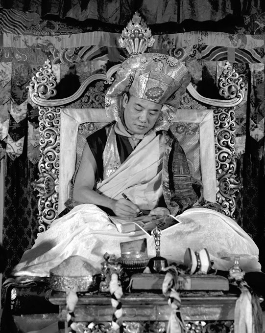16th-Karmapa-signing